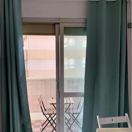 Bright Studio With Balcony At The Foot Of The Sea Apartment *